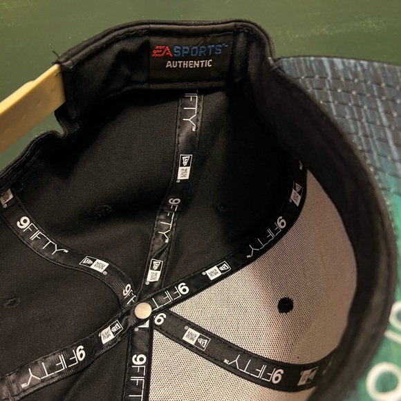 Men’s EA Sports New Era SnapBack hat - Picture 8 of 9